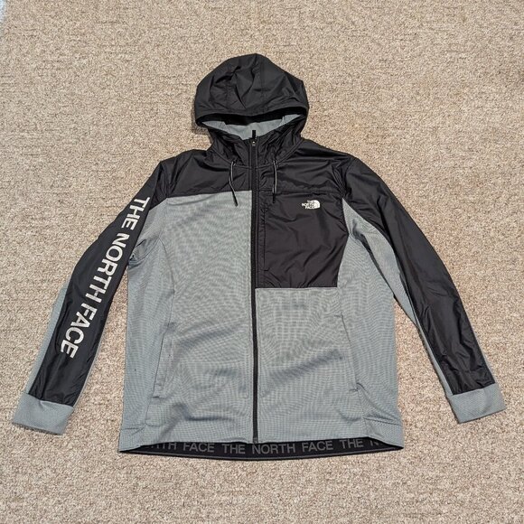 The North Face Essential Hooded Performance Jacket - Picture 2 of 13